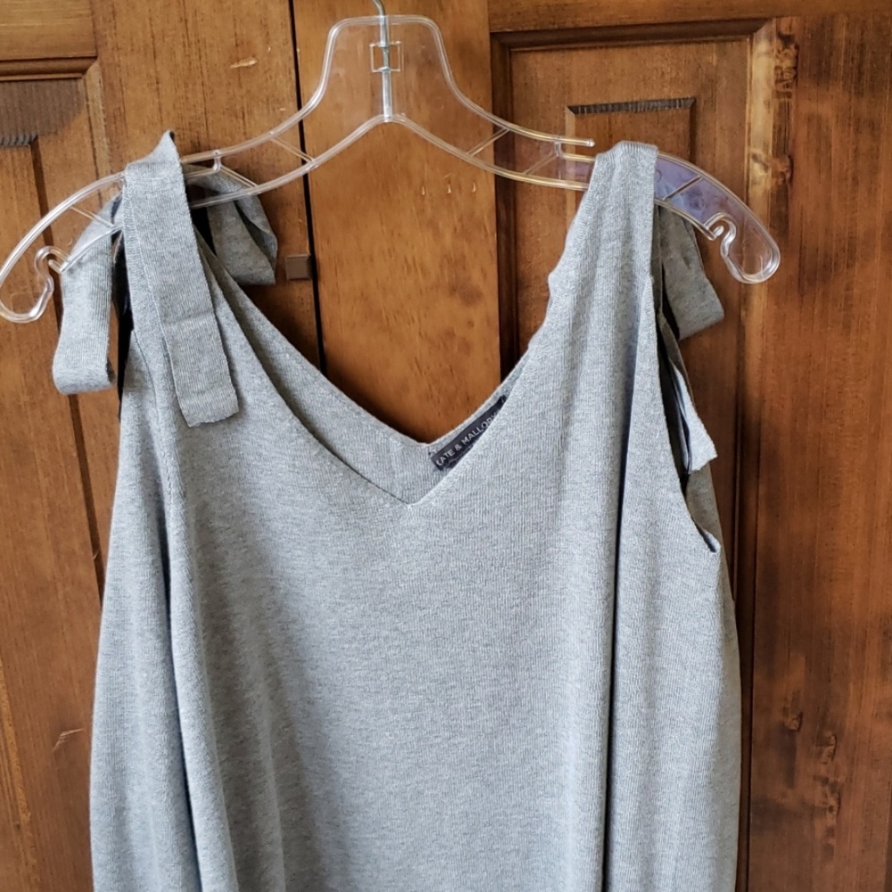 Lightweight sweater
